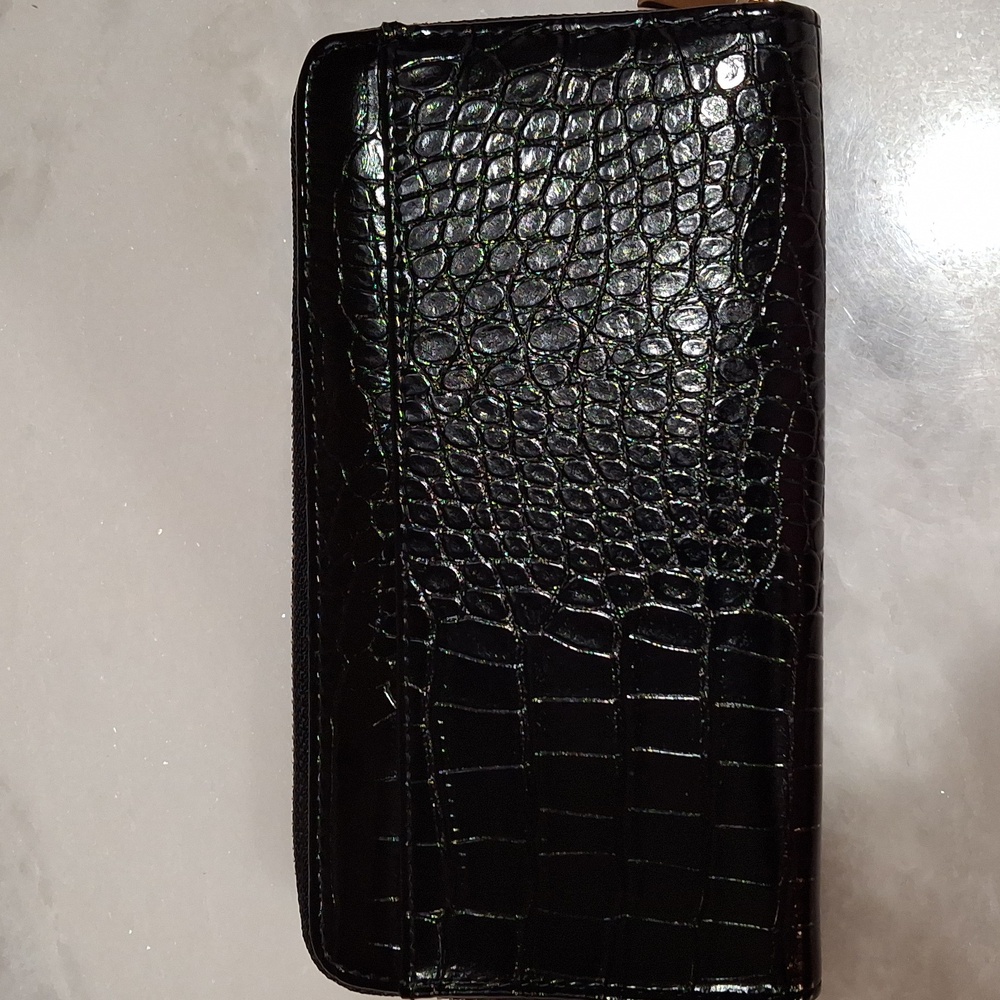 Women's Wallet - Picture 2 of 9
